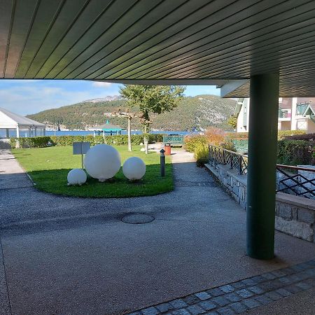 Au Bord Du Lac D'Annecy, Logement Type Loft, Dans Residence Avec Plage Et Ponton Privee Дюэн Экстерьер фото