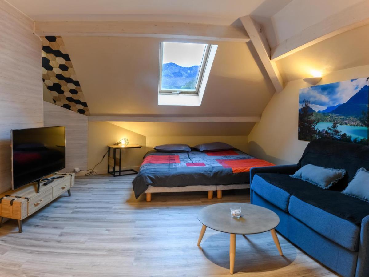 Au Bord Du Lac D'Annecy, Logement Type Loft, Dans Residence Avec Plage Et Ponton Privee Дюэн Экстерьер фото