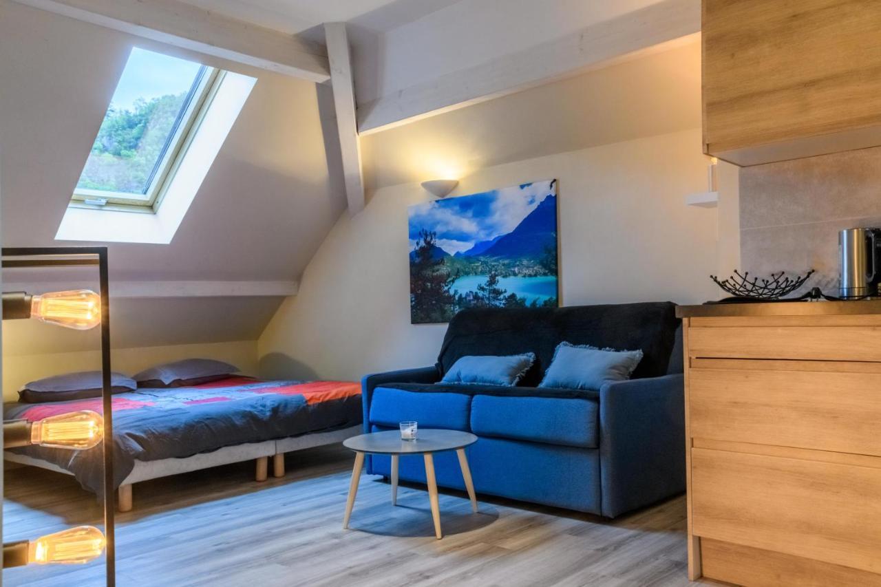Au Bord Du Lac D'Annecy, Logement Type Loft, Dans Residence Avec Plage Et Ponton Privee Дюэн Экстерьер фото